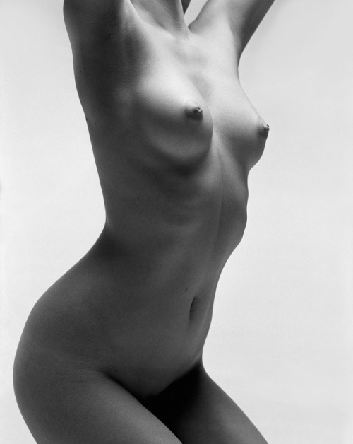 sienna-hayes:  Photographer: Carlos Dasilva
