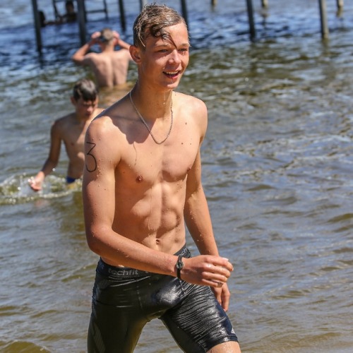 thebeautyofyouth1234: Now, This is a body to die for - He has the whole Package!! I am in LOVE with 