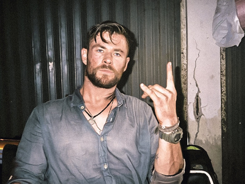 chrishemswrth: CHRIS HEMSWORTH behind the scenes of EXTRACTION (2020) ph. by Aaron Grist