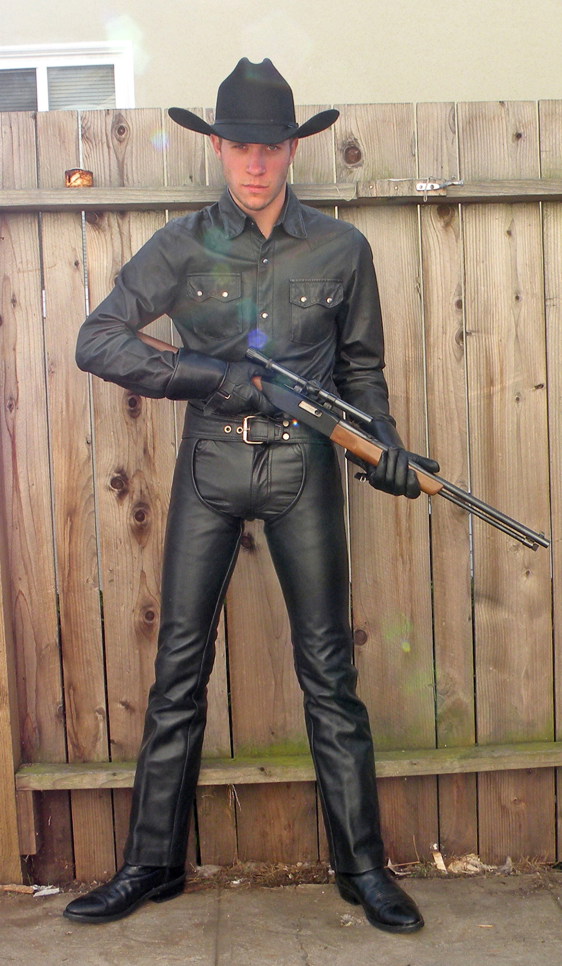 2manykinks: Don’t mess with Cowboy Shawn. Former Stud of the Week Shawnk.  From