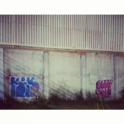 Role da semana passada, mas o registro só rolou agr. Role com a Kikinha é sempre uma honra pra mim, pq ela foi, e ainda é, a minha maior inspiração no graff #tagsandthrows #ilovebombing #boatarde #InstaSize #deixaasgarotabrincar