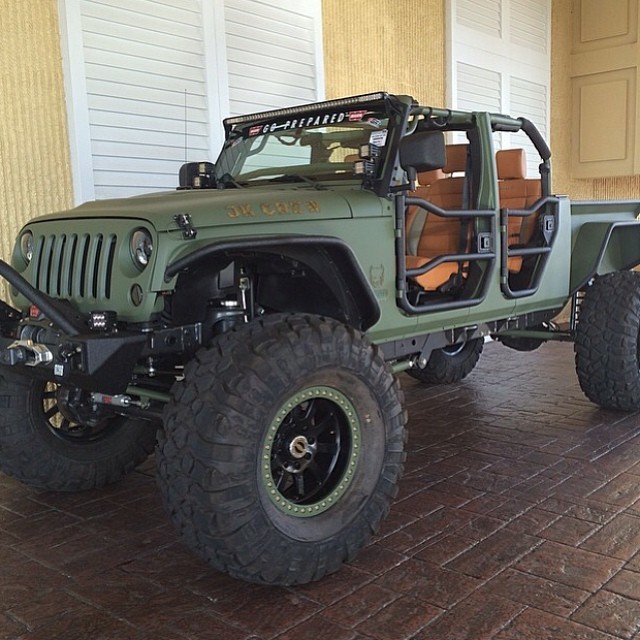 jeepbeef:  #JeepBeefPatrol at #jeepbeach @chris_tracey sending this in. Usually we