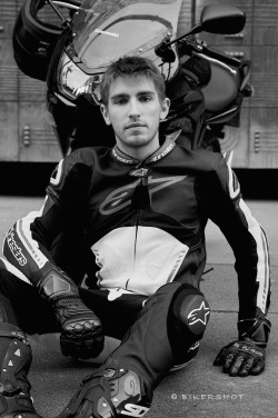 bikershot:  From the series Bikershot © Cedric Lefebvre   Woof