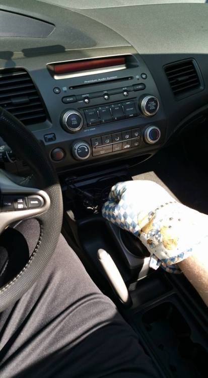 haha-woww:  redditfront:  Its 100 degrees out and I have a metal shift knob…  haha…. woww….
