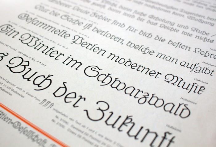 elegantandrogyne:
“ Elfen-Fraktur (1919) designed by M. Beck
http://www.typografie.info/3/Schriften/fonts.html/elfen-fraktur-r790/
”