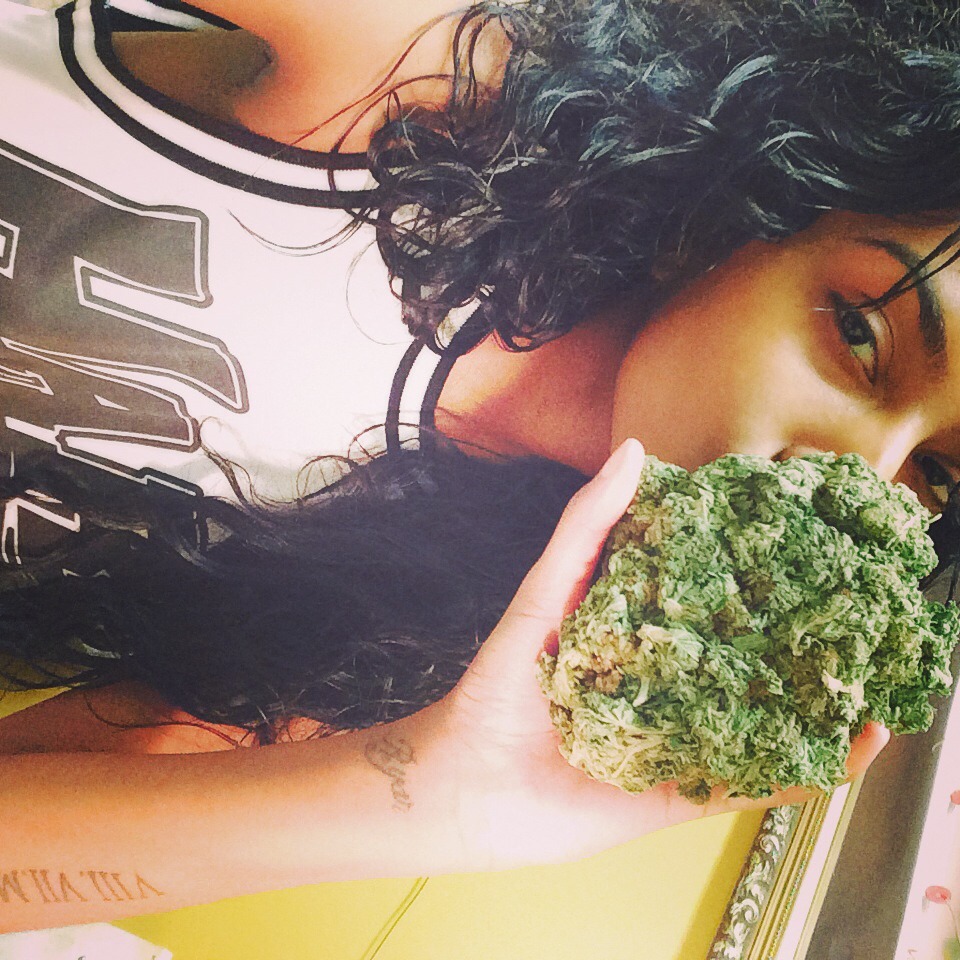 heartbreak-trishovoxo:  blackxgoldd:  committed relationship…  😱