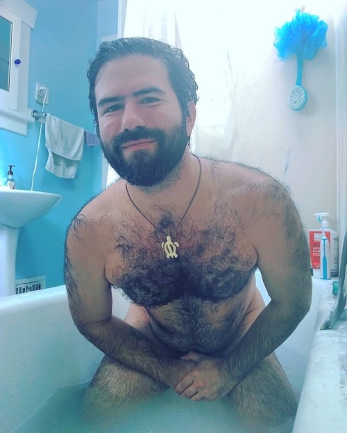 lovemusicnudefreedom: Bath time! I love my baths! #8yearsoldinside (at Seattle, Washington)w