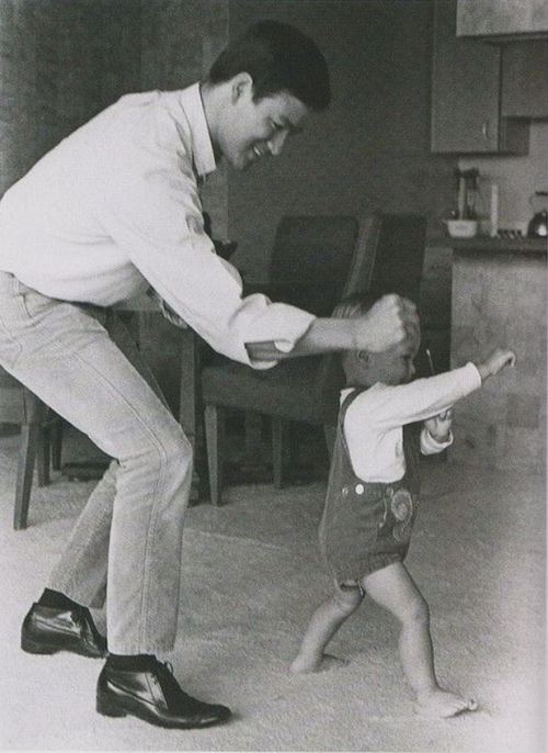 Kung Fu Fighting (Bruce Lee and son Brandon, 1967)