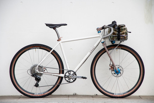 thalasin:*CRUST BIKES* the dreamer (S) by Blue Lug on Flickr.