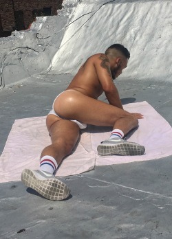 briannieh:  catchin some sun ☀️ #briannieh