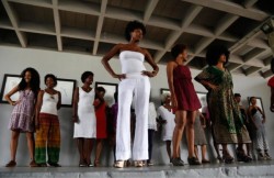 heyfranhey:  Cuba Holds Its First Natural Hair Competition To Promote Black PrideBGLH writes:Havana performance artist, Susana Delahante held a black hair  competition in Cuba this past weekend. Black and mixed-race women were  invited to compete in three