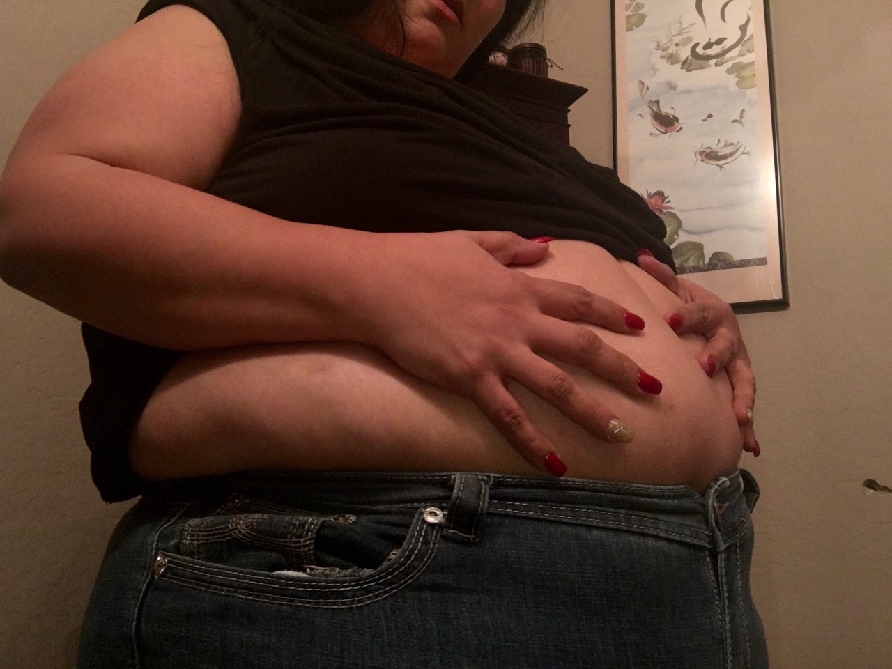 bigbellybabe-b3:  Another major stuffing session. Very swollen and uncomfortable.