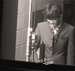 jonginnies:  Kai happily playing with the drinking fountainn until bad boy Suho arrives