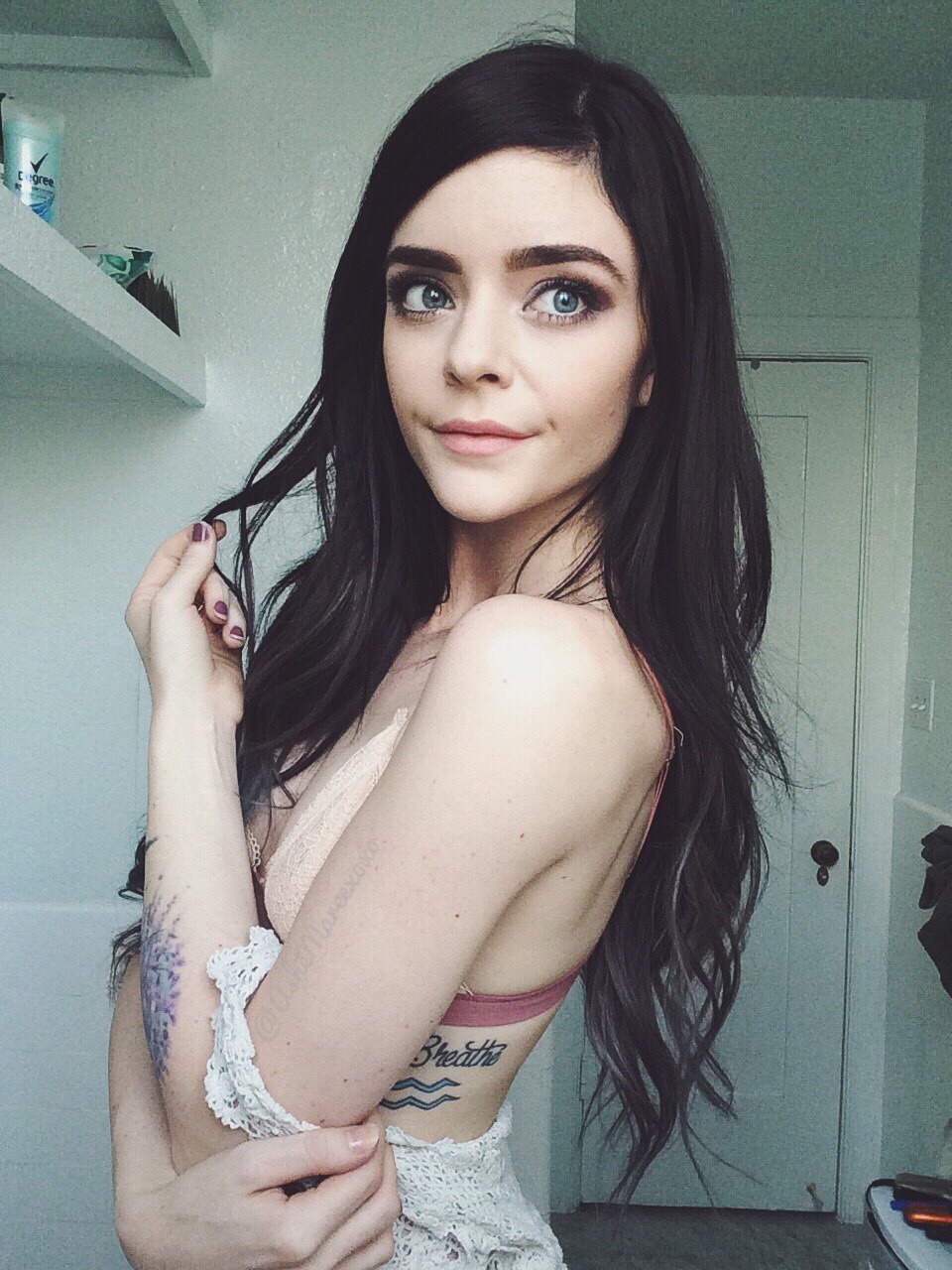 ixnay-on-the-oddk:  Getting online in 10 minutes! Come say hello 😊😊 check my