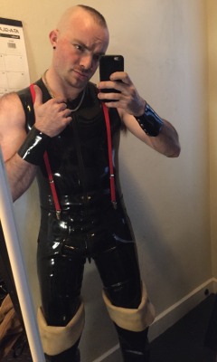 rubberskincz.tumblr.com post 140500120975