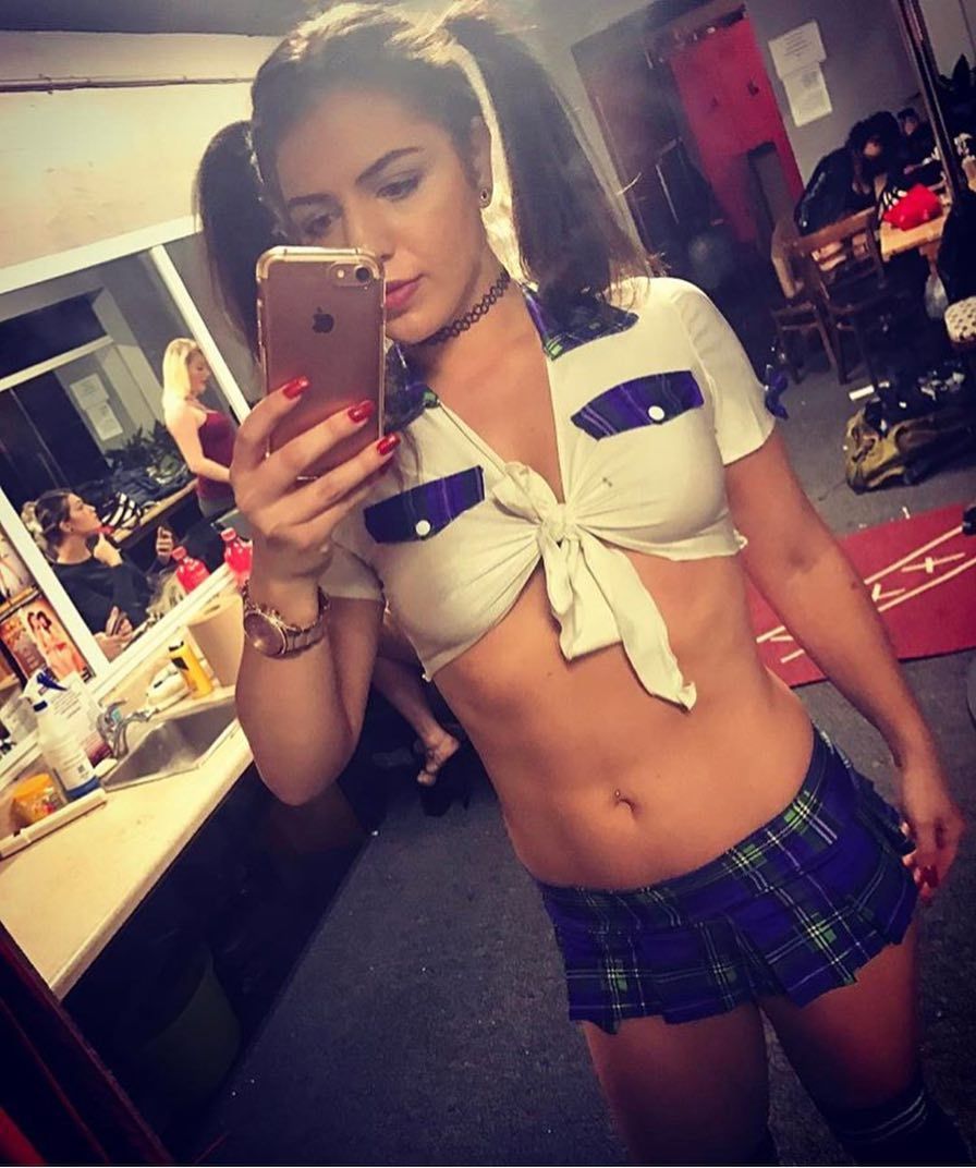 stripper-locker-room:  https://www.instagram.com/leah_pdx/