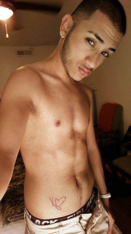 eggplantallweek:  ACTIVE GAY PORN BLOG. 24/7 POSTS. Cum stroke your cock at http://eggplantallweek.tumblr.com ♂