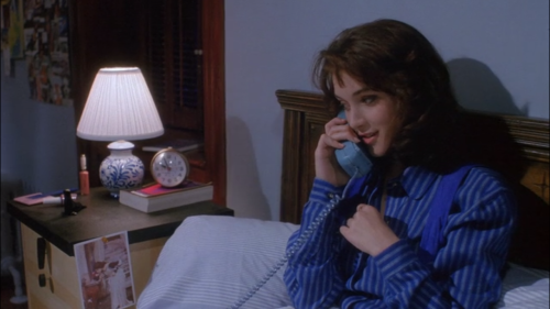 I love how the bedrooms in Heathers (1988) are a reflection of each girl’s personality. Production d