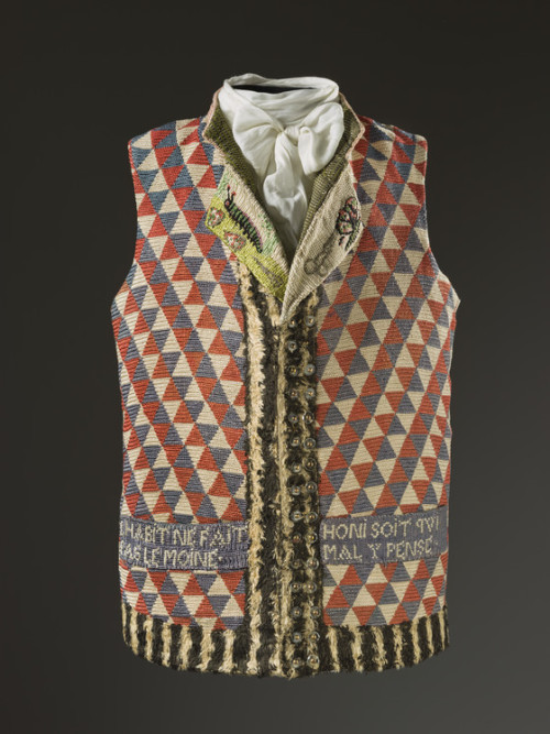 vinceaddams:I really really like late 18th century waistcoats. Especially the 1790′s ones with the l