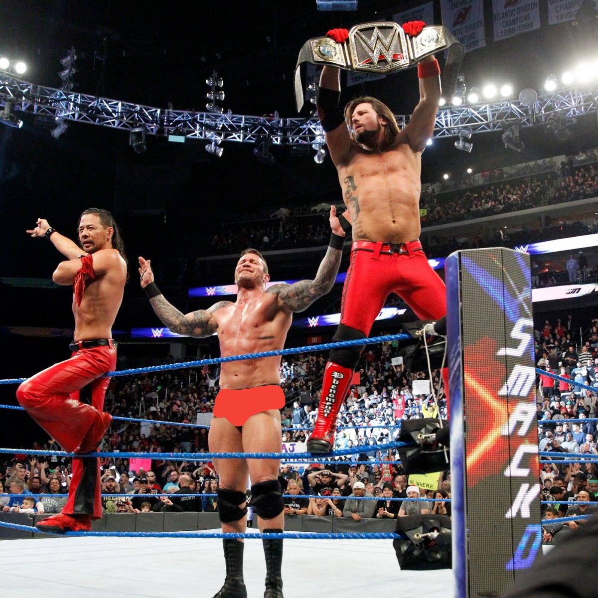 loveshinsukenakamura:  Randy didn’t get the memo thatOn Tuesdays we wear ❤red❤So