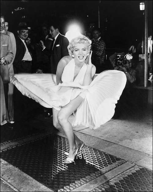 bigcityvintagenyc:  While filming the iconic dress scene for The Seven Year Itch