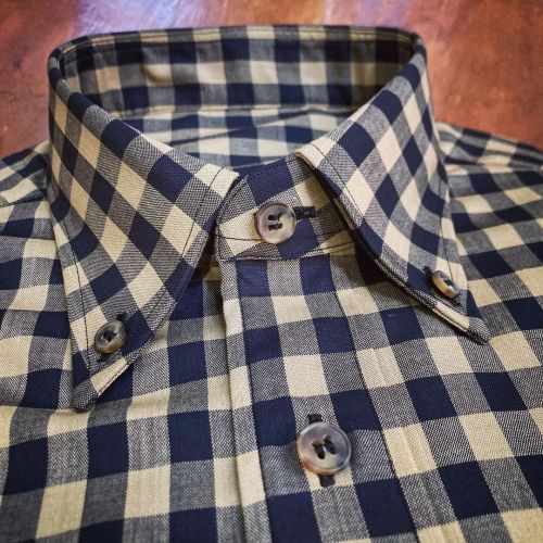 Chemise sur-mesure en pin-point pour mon client. . Pin point bespoke shirt for my client. . #daniell