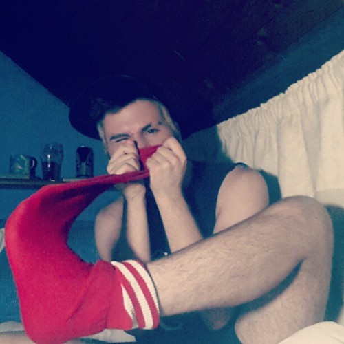rugbysocklad:  Sniffs!!! 