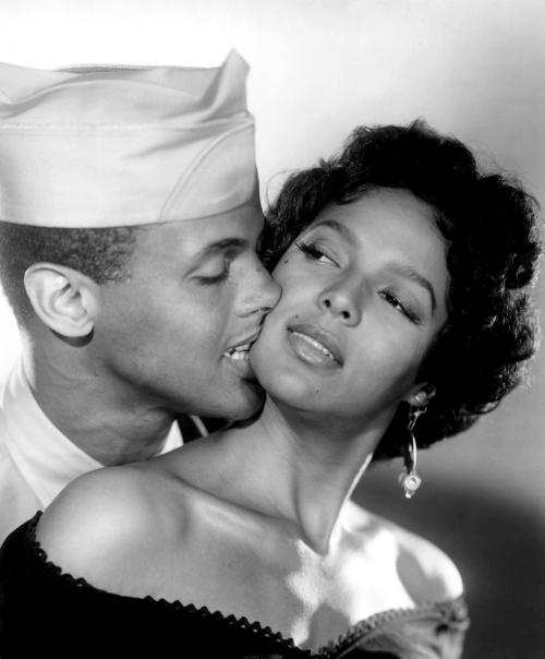 unicornwithmanyhorses:thechanelmuse:The chemistry between Harry Belafonte and Dorothy Dandridge in C