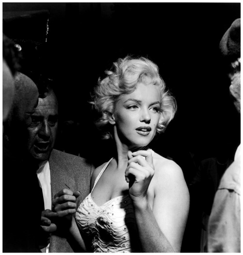 robertocustodioart:Marilyn Monroe at Grauman’s Chinese Theater by Murray Garrett 1953
