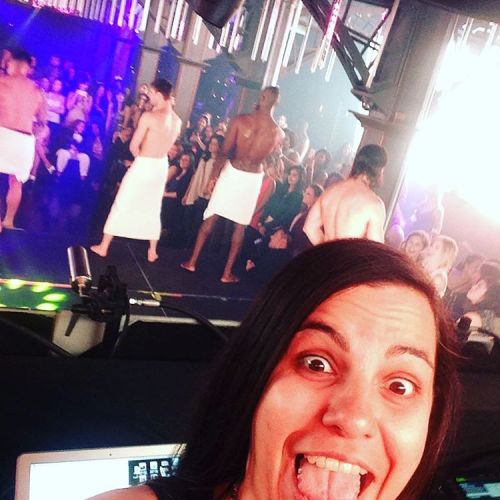 <p>My job is hard. @himpromotions @uniunnightclub #toronto #mandance #towels #techlife #soundgirl #pretendDJ  (at UNIUN Nightclub)</p>
