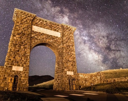 The Milky Way shines brighter above Yellowstone National Park. | : IG user jacobwfrank