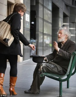 silentseas:  “Sir Ian McKellen mistaken for a tramp while taking a break outside rehearsals of Waiting for Godot.”