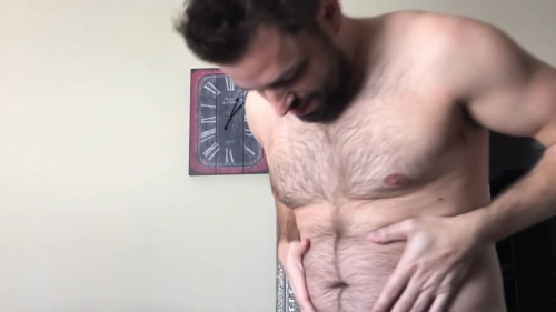 sickpackbloater:  Chris Thompson youtuber Supdaily06 gotta love that body!!