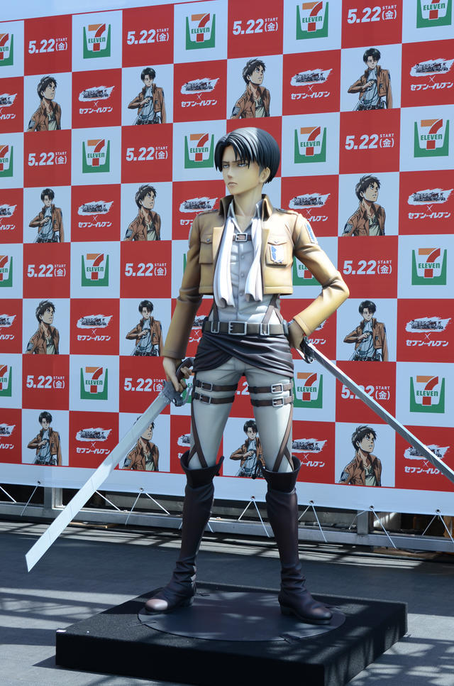 Kaji Yuuki (Eren) and Ishikawa Yui (Mikasa) made guest appearances at today’s SnK