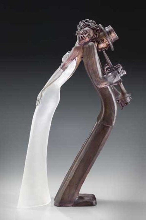 taktophoto:  Glass sculpture by Leah Wingfield and Steve Clements 