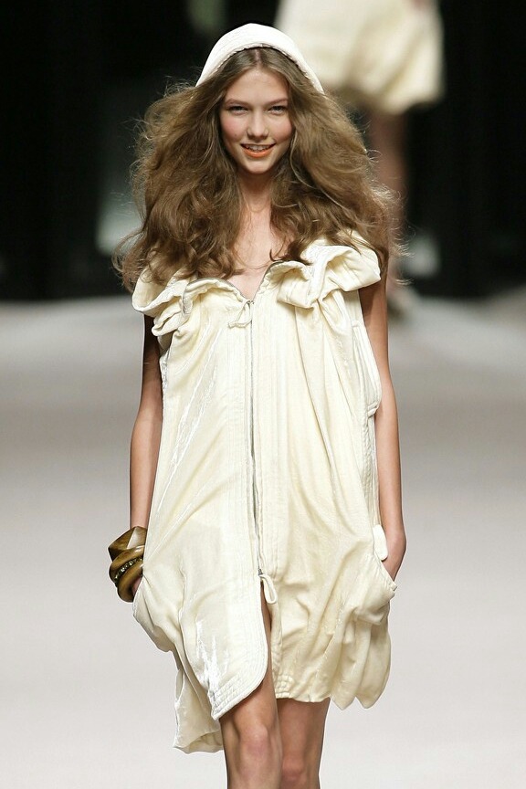 thomeyorker:  Baby Karlie walking for Sonia Rykiel SS08