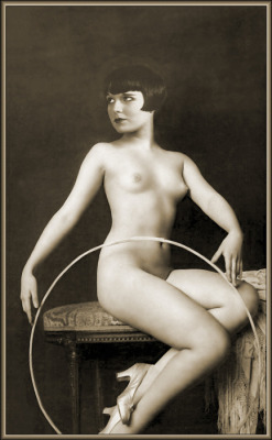 Louise Brooks photographed by Alfred Cheney