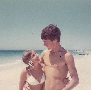 eatsleepsurf:  This is my Nanna and Pa in about 1967, they met when my nanna was