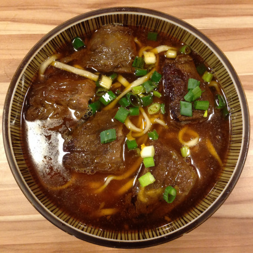 牛肉麵 (by bryan…)