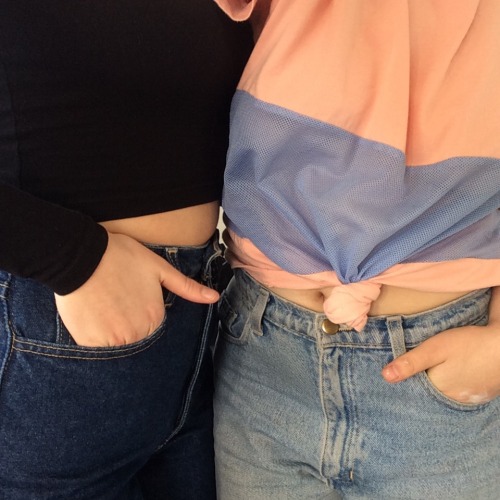 frails:mom jeans + crop tops