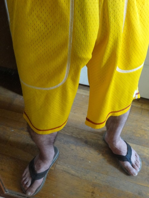 ksufraternitybrother:  FREE-BALLING  KSU-Frat Guy:  Over 17,000 followers . More than 11,000 posts of jocks, cowboys, rednecks, military guys, and much more.   Follow me at: ksufraternitybrother.tumblr.com  