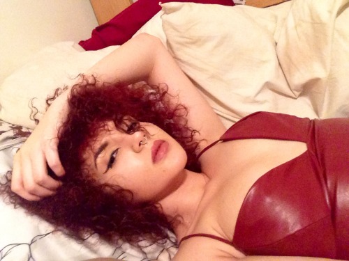babeobaggins:  i sleep 