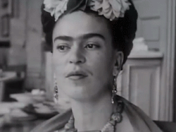blomning:  “I think that little by little I’ll be able to solve my problems and survive.”― Frida Kahlo