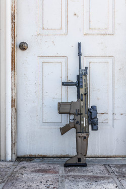 weaponslover:    SCAR 17s with Elcan SpecterDR   