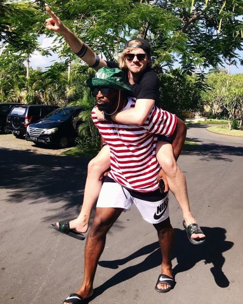 Michael5sos- carrying me like he does in fortnite ||IG||FB||