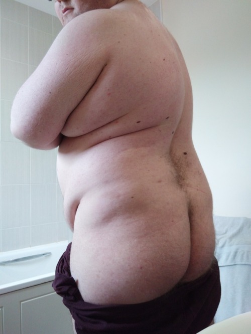 Tummy Tuesday. Feeling a bit on the hefty side :)