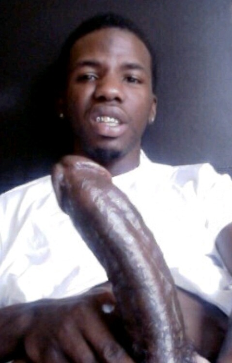 dick-obsession803:Gimme dat Hood dick