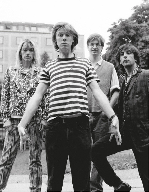 secretdoorswings:  Sonic Youth 