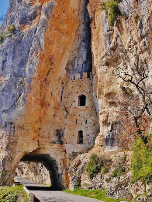 legendary-scholar:Bouzies. France, English castle built during the Hundred Years War.