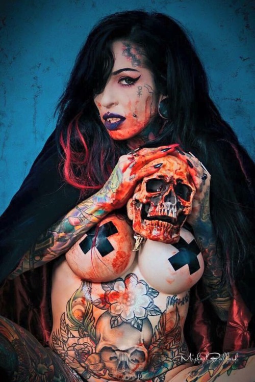 Porn Pics punkgoth666:  Evil Michelle Smades 😈❤️☠